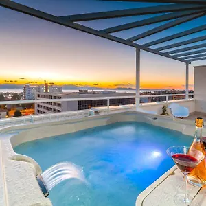 Sunset Penthouse With Jacuzzi And Seaview Appartement